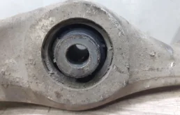 Рычаг передний левый нижний для Volkswagen Touareg 2014 года на фотографиях