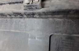 Накладка на дверь передняя левая для Volkswagen Touareg 2018 года на фотографиях