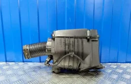 Корпус воздушного фильтра для Skoda Octavia 2010 года на фотографиях