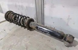 Амортизатор передний левый для BMW 5er 2012 года на фотографиях