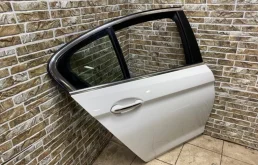 Дверь задняя правая для BMW 5er 2020 года на фотографиях