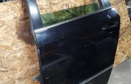 Дверь задняя левая для Volkswagen Passat 2005 года на фотографиях