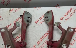 Петля капота левая для Volvo S40 на фотографиях