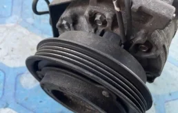 Компрессор кондиционера для Audi A4 1997 года на фотографиях