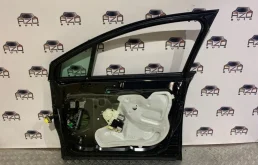 Двери для Citroen C4 2008 года на фотографиях