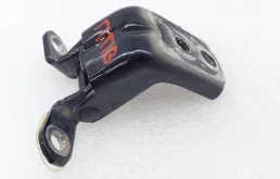 Петля двери передней левой верхняя для Nissan X-Trail 2018 года на фотографиях