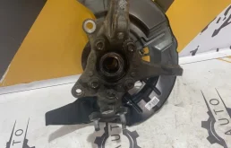 Кулак поворотный правый для Lexus RX 2019 года на фотографиях