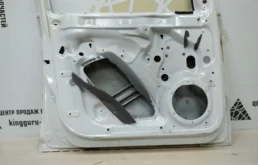 Дверь передняя левая для Volkswagen Caddy 2014 года на фотографиях