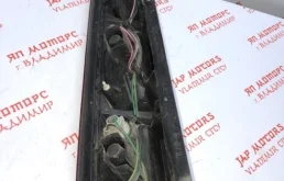 Фонарь внешний правый для Nissan X-Trail 2005 года на фотографиях