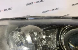 Фара ксенон левая для Volkswagen Passat 2008 года на фотографиях