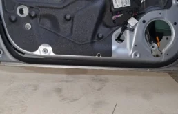 Дверь передняя левая для Audi A4 2001 года на фотографиях