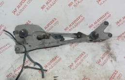 Трапеция стеклоочистителей для Nissan X-Trail 2004 года на фотографиях