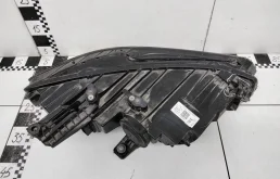 Фары для Volkswagen Passat 2020 года на фотографиях