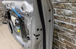 Двери для Audi A4 2007 года на фотографиях