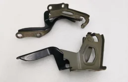 Петля капота правая для Toyota RAV4 на фотографиях