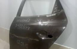 Дверь задняя левая для Hyundai ix35 2014 года на фотографиях