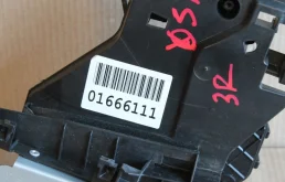 Замок двери задней правой для Volvo S40 2008 года на фотографиях