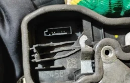 Уплотнитель передней правой двери для BMW 5er 2015 года на фотографиях