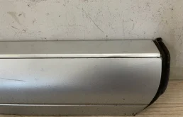 Молдинг двери передний правый для Volkswagen Touareg 2006 года на фотографиях