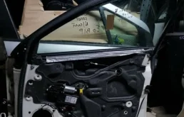 Двери для Audi A4 2004 года на фотографиях