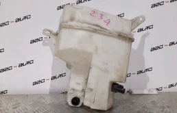 Бачок стеклоомывателя передний для Volvo S80 2012 года на фотографиях