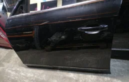 Дверь передняя левая для Audi A4 2011 года на фотографиях