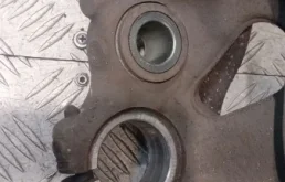 Кулак поворотный левый для Porsche Macan на фотографиях