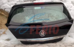 Крышка багажника для Opel Astra 2005 года на фотографиях