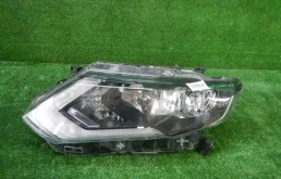 Фара левая для Nissan X-Trail 2018 года на фотографиях