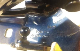 Петля капота левая для BMW X3 2016 года на фотографиях