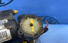 Компрессор пневмоподвески передний для Mercedes-Benz S class 2004 года на фотографиях