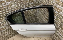 Дверь задняя правая для BMW 5er 2020 года на фотографиях