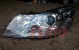 Фары для Skoda Octavia 2009 года на фотографиях