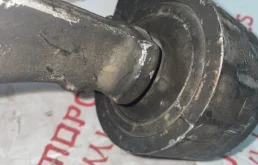 Рычаг передний левый нижний для Nissan X-Trail 2000 года на фотографиях