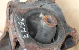 Подушка двигателя задняя левая нижняя для Toyota Avensis на фотографиях