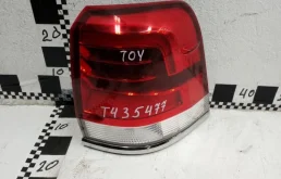 Фонарь правый для Toyota Land Cruiser 2018 года на фотографиях