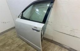 Дверь передняя левая для Subaru Forester 2012 года на фотографиях