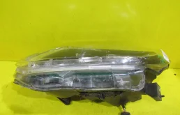 Фара левая для Nissan X-Trail 2018 года на фотографиях