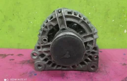 Генератор для Skoda Octavia 2003 года на фотографиях