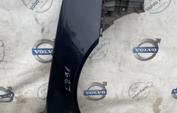 Крыло правое для Volvo S80 2009 года на фотографиях