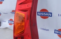 Фонарь внешний правый для Nissan X-Trail 2012 года на фотографиях