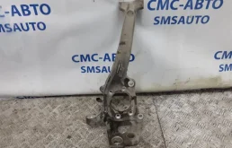 Кулак поворотный правый для Audi A6 2011 года на фотографиях