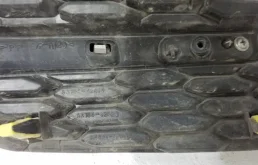 Решетка радиатора для Toyota RAV4 2013 года на фотографиях