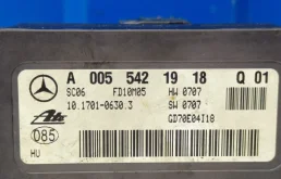 Датчик углового ускорения ESP для Mercedes-Benz C class 2010 года на фотографиях