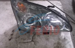 Фара правая для Lexus RX 2008 года на фотографиях