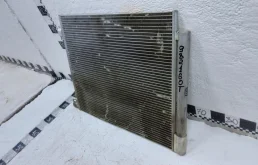 Радиатор кондиционера для Nissan Qashqai 2017 года на фотографиях