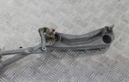 Трапеция стеклоочистителей для BMW 5er 2000 года на фотографиях