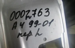 Двери для Audi A4 1997 года на фотографиях