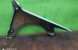 Крылья для Volkswagen Touareg 2002 года на фотографиях