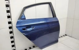 Накладка на дверь задняя правая для Hyundai Solaris 2018 года на фотографиях